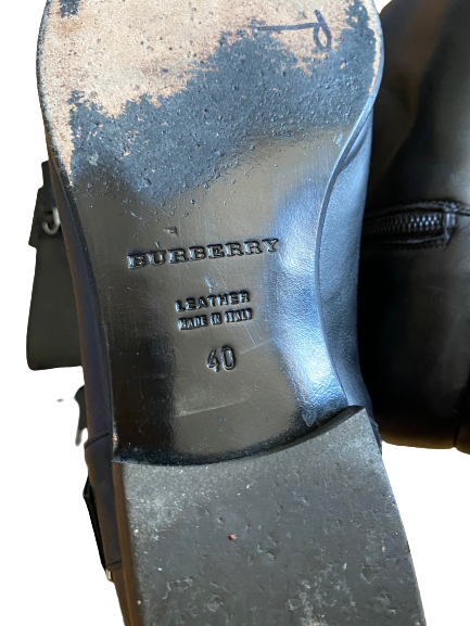 City Flat Buckle Boot 40 (9.5/10)