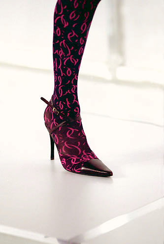 FW 2000 Ribbon Logo Runway Pump 38.5 (7)