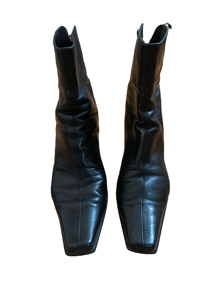 Sleek AF Black Leather Ankle Boots 39